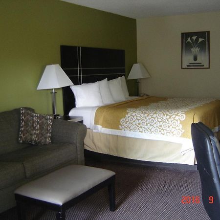 Days Inn Oil City Conference Center 外观 照片