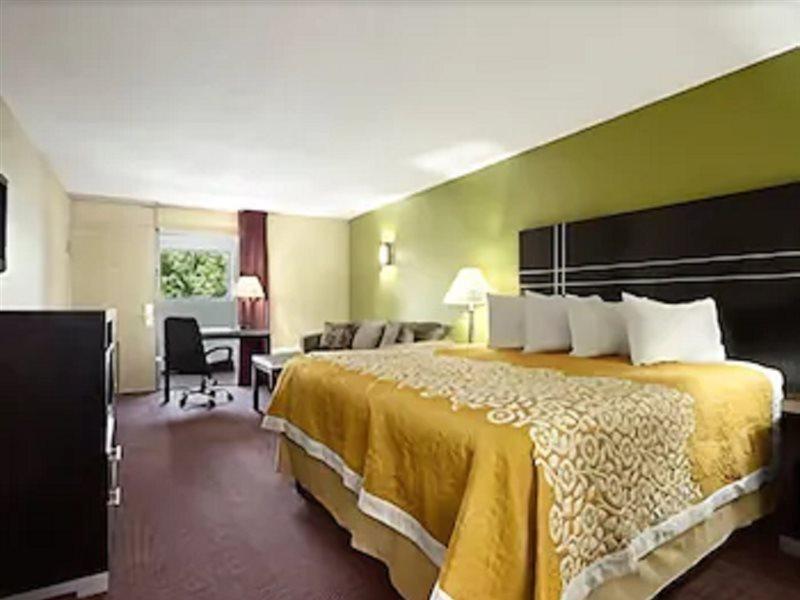 Days Inn Oil City Conference Center 外观 照片