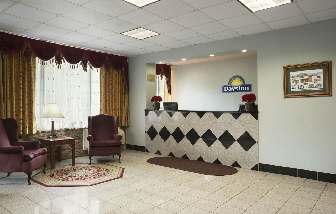 Days Inn Oil City Conference Center 外观 照片