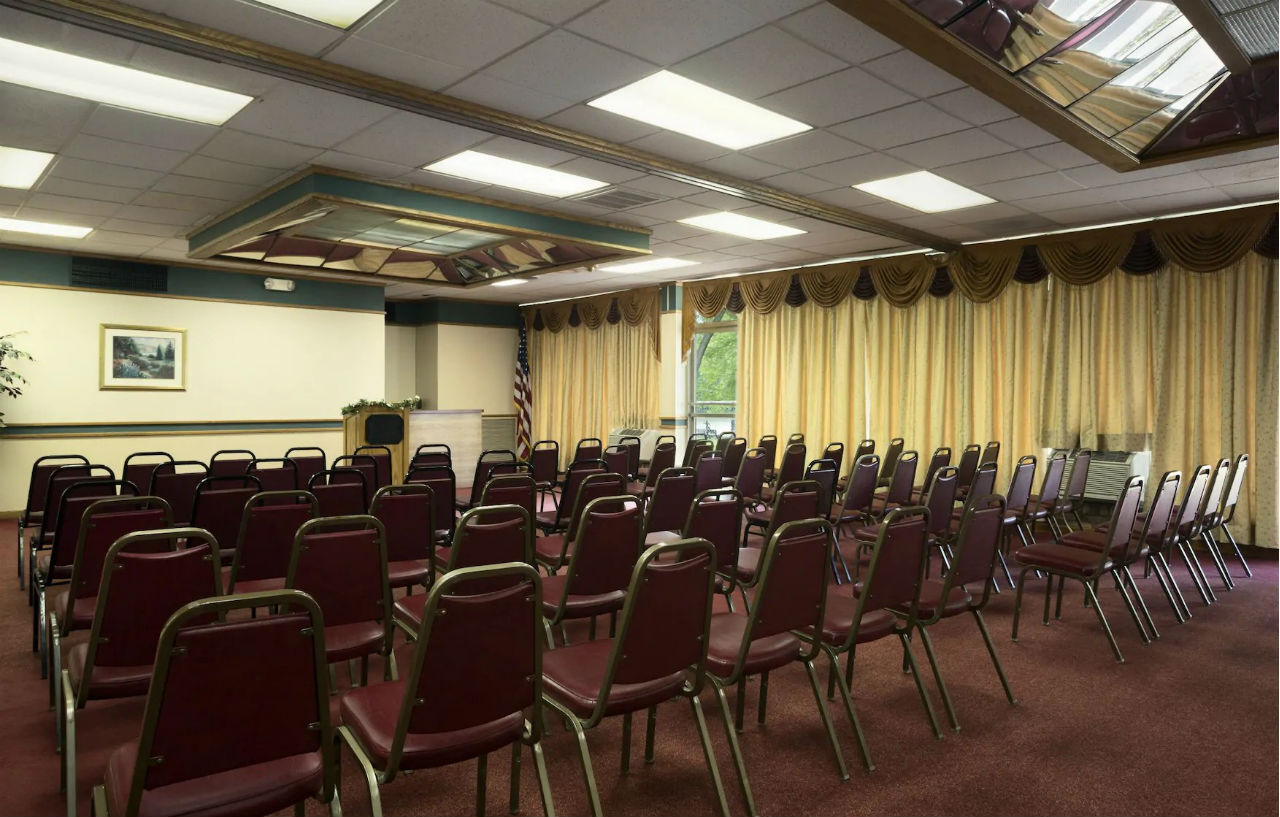 Days Inn Oil City Conference Center 外观 照片
